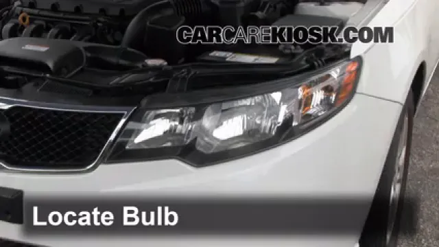 2010 Kia Forte EX 2.0L 4 Cyl. Sedan (4 Door) Éclairage Feux de croisement (remplacer l'ampoule)